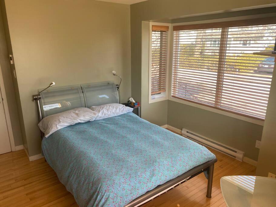 Chez Emma Hostel Gatineau Bagian luar foto
